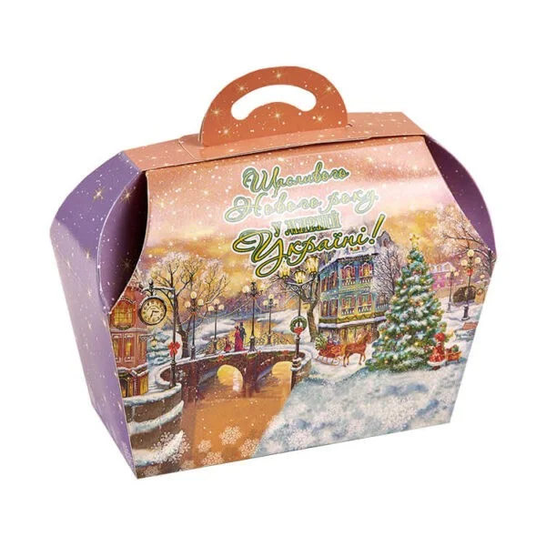 новорічна картонна коробка з солодощами